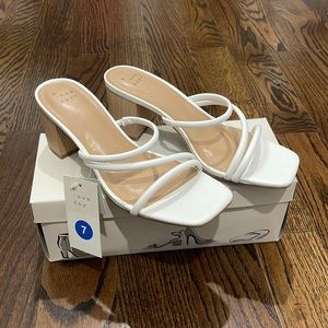 Women’s Nessa Heels , Off white size 7
